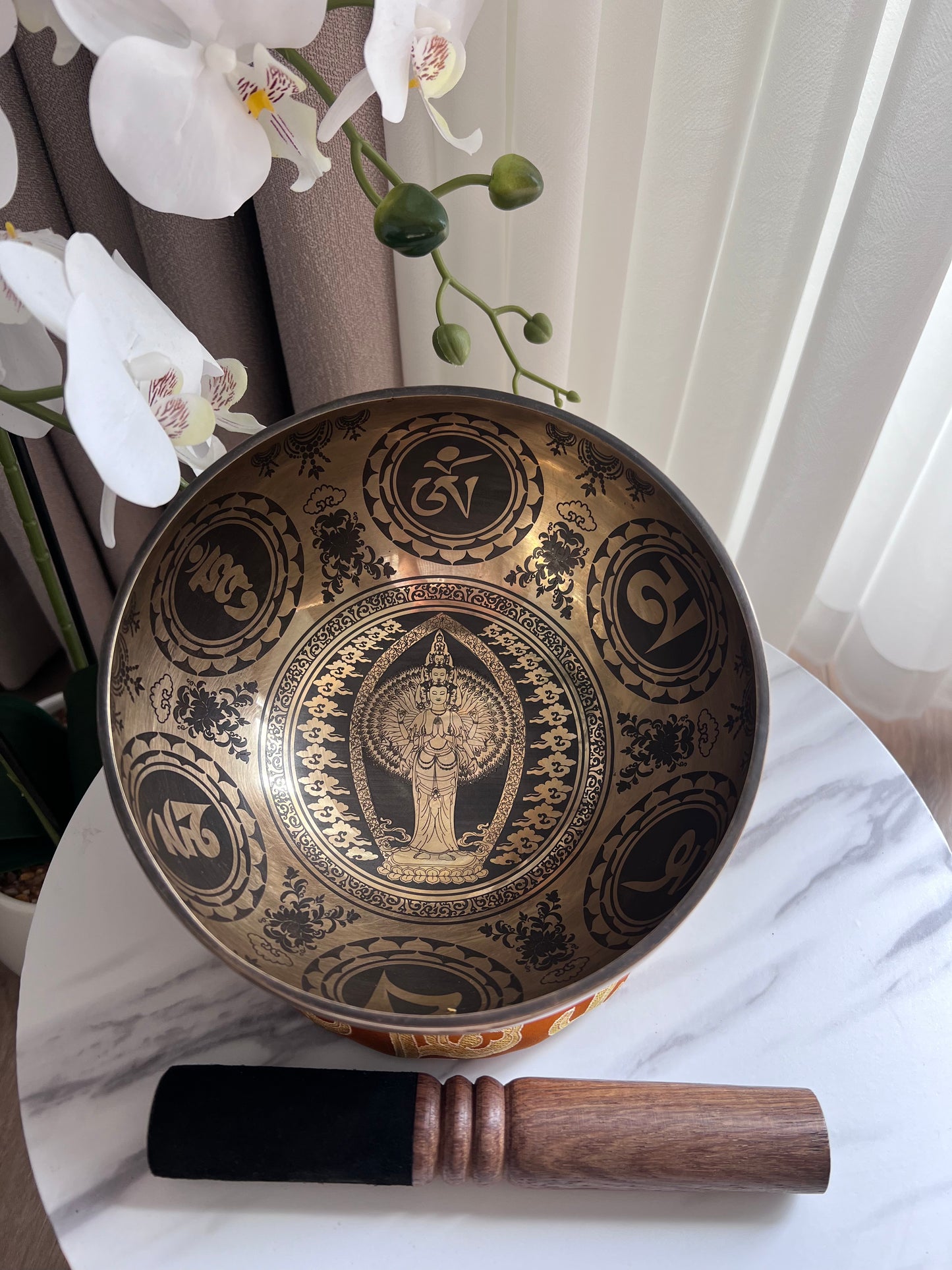 Handmade Singing Bowl with Lokeshwor engrave