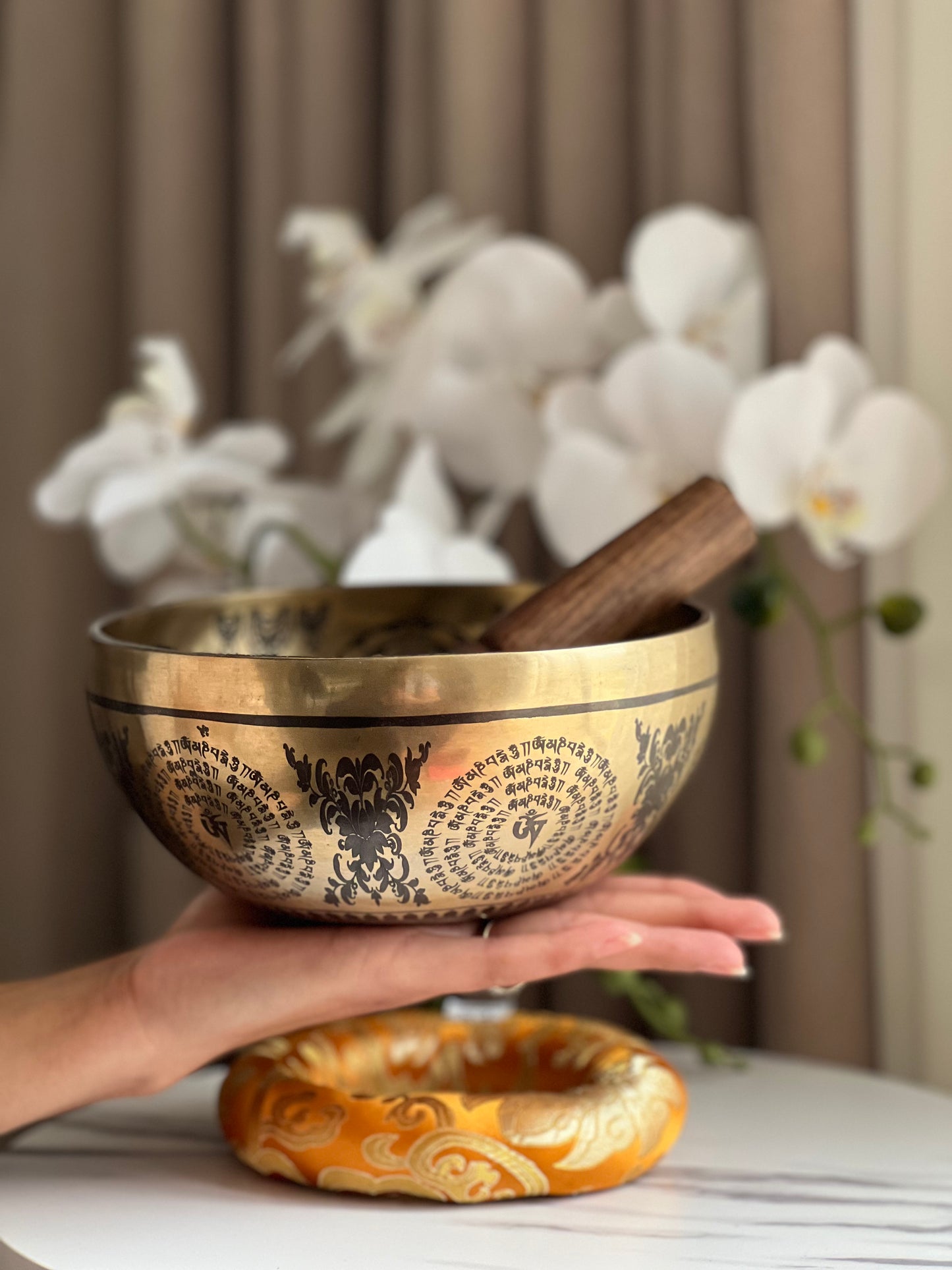 Handmade Singing Bowl with Lokeshwor engrave