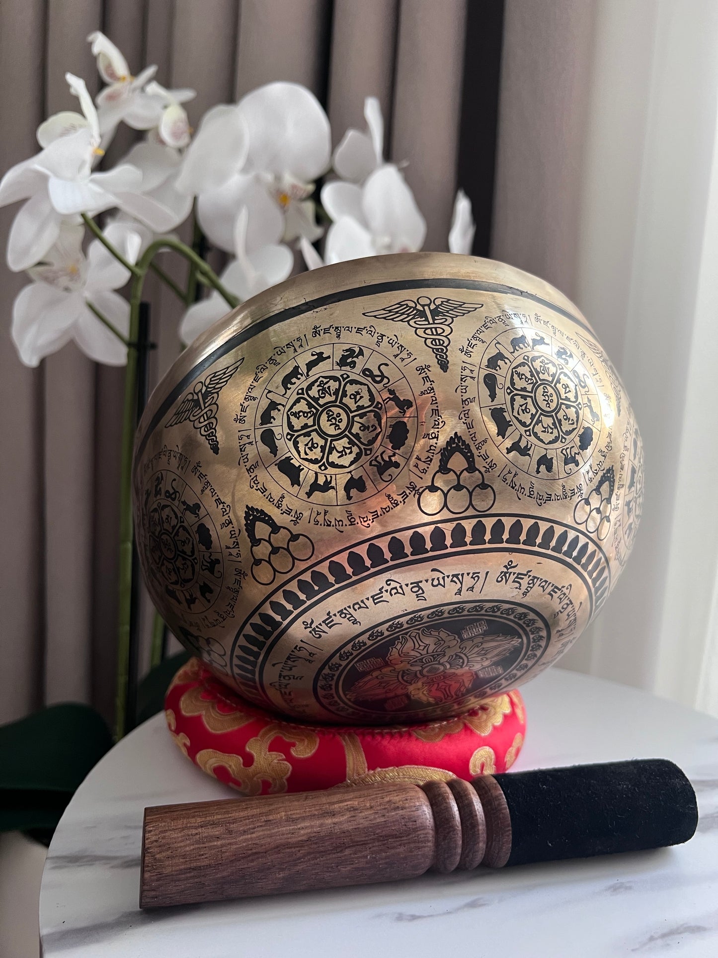 Handmade Singing Bowl with God of Wealth ( Zambala ) Engrave